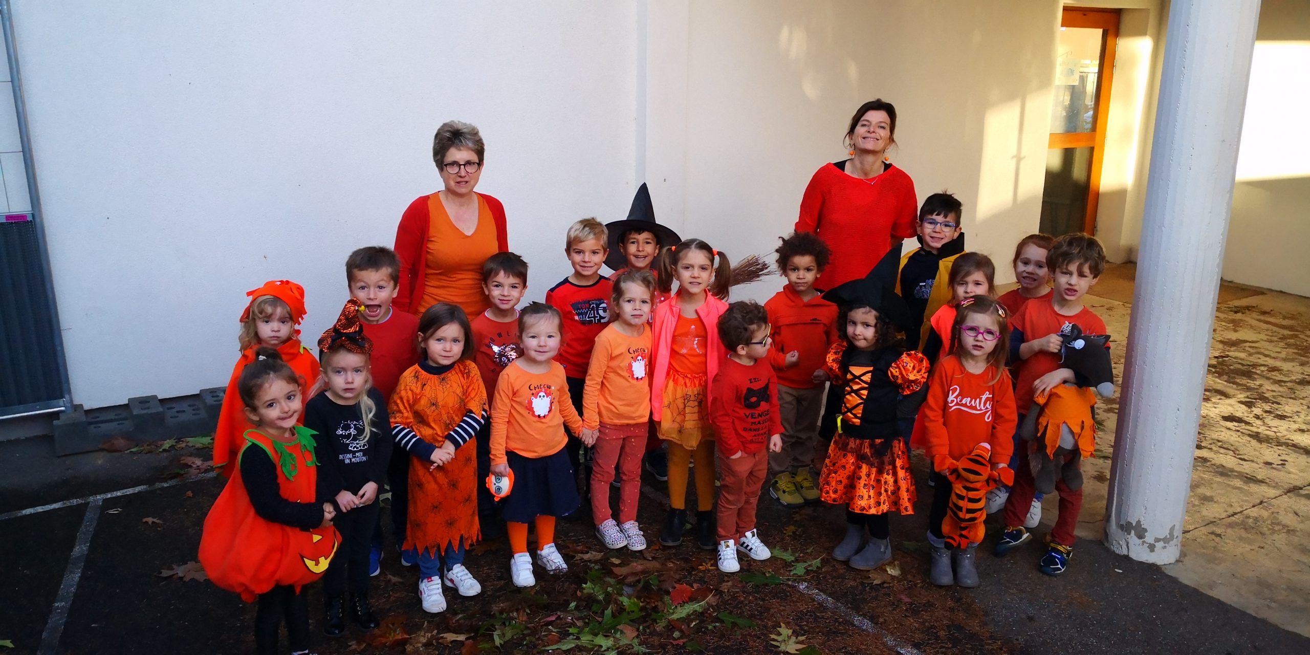 Photo de classe orangée ! (2)